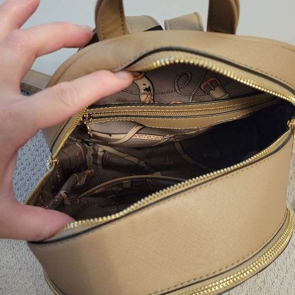 LA TERRE FASHION | Faux Leather Backpack - Picture 5 of 7